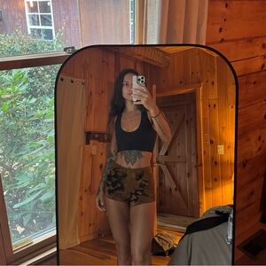 Lululemon crop top